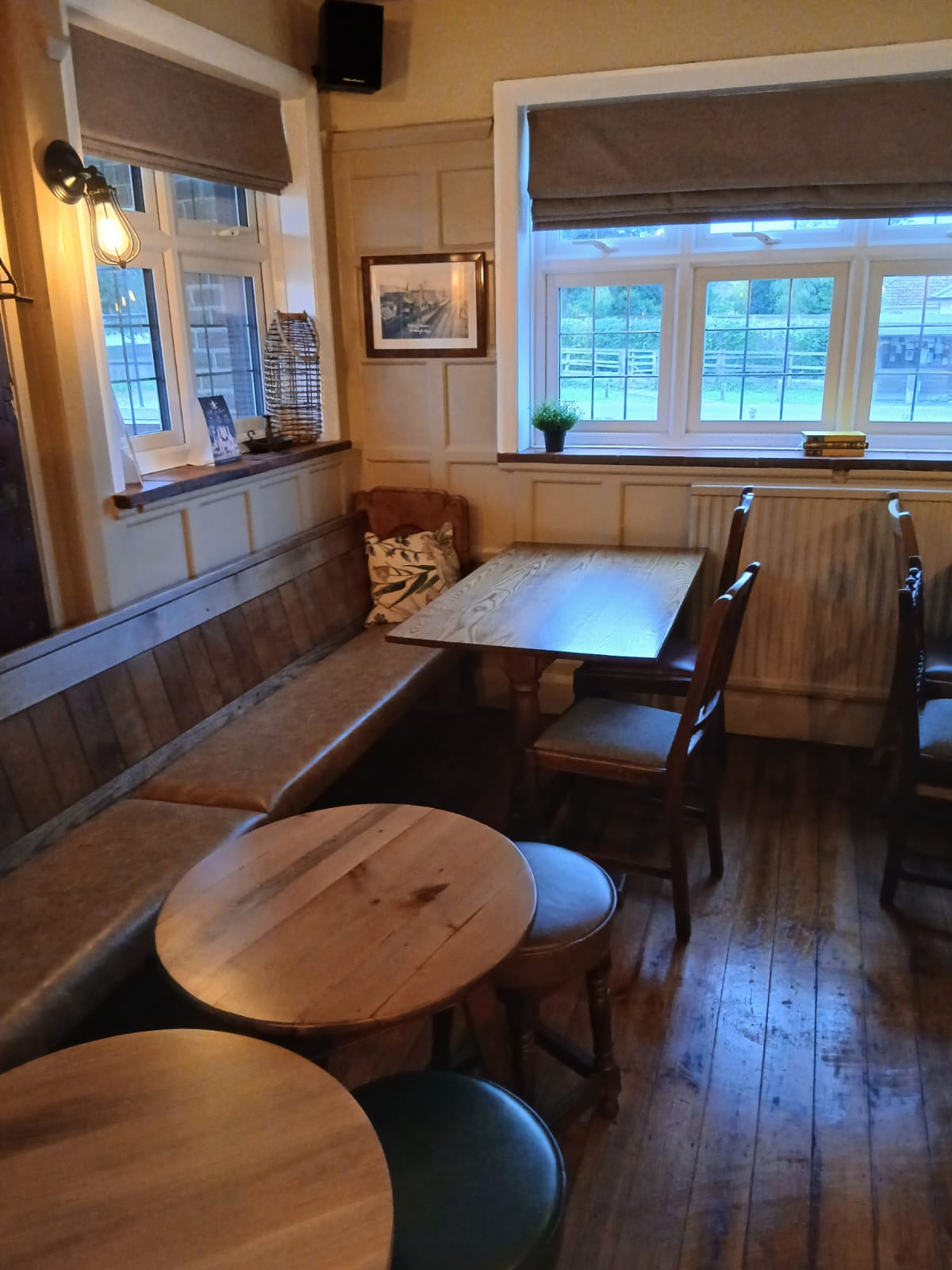 The Fighting Cocks Pub